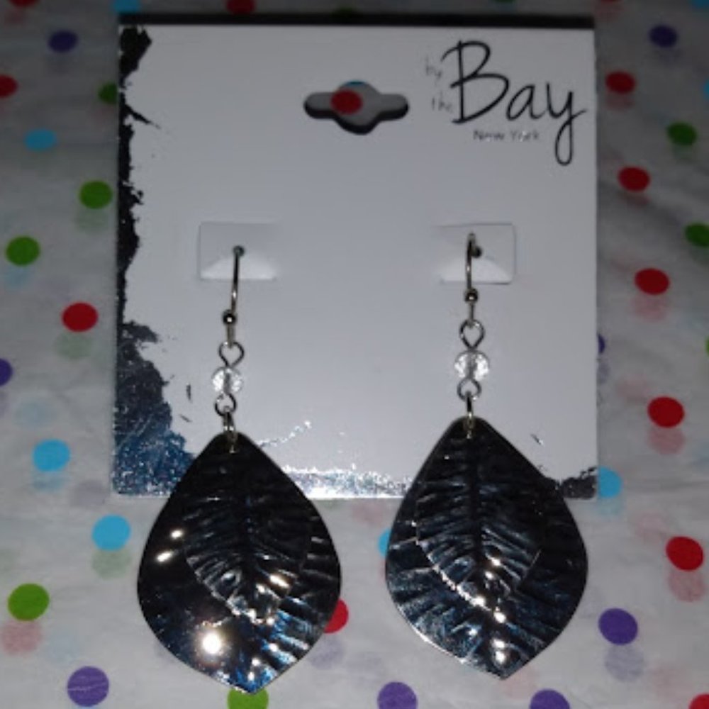 BY THE BAY NEW YORK LAYERED SILVER LEAF DANGLE EARRINGS**NEW! - Picture 2 of 2